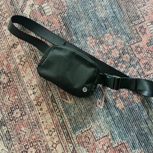 Lululemon dark green Belt Bag Sleek Modern Design